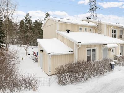 Bostadsrättsradhus - UPPLANDS VÄSBY Stockholm