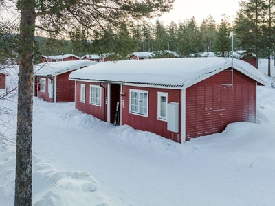 Välplanerad parstuga i hjärtat av Stöten med ski-out läge & solig altan.