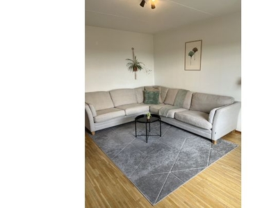 Hyr ett 2-rums lägenhet på 55 m² i Täby