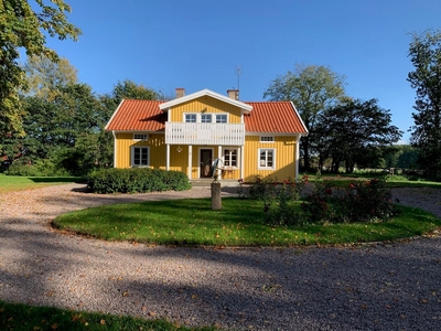 House - Skånings-åsaka Östergården Skara