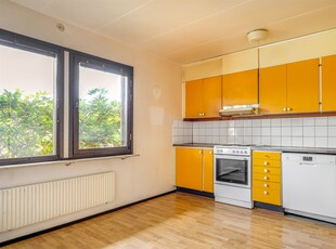 Villa till salu på Långvinkelsgatan 23 i Kvidinge - Mäklarhuset