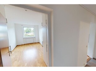 Hyr ett 4-rums lägenhet på 105 m² i Malmö