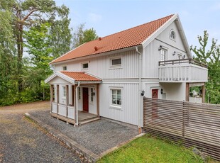 Radhus till salu på Äpplarövägen 7 i Vaxholm - Mäklarhuset