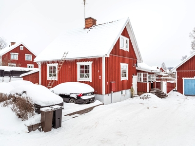 Fin och renoverad villa i Säter med dubbelgarage.