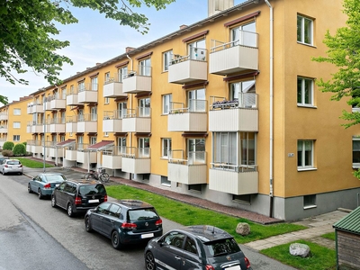 Rymlig och ljus bostadsrätt på egna hem med balkong!