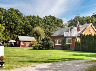 Villa till salu på Bryggaregatan 2A i Bergkvara - Mäklarhuset