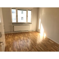 Hyr ett 3-rums lägenhet på 81 m² i Västerås