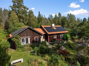 Villa till salu på Gamla vägen 6 i Gräddö - Mäklarhuset