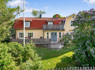 Gård till salu på Skarviksvägen 1 i Norrtälje - Mäklarhuset