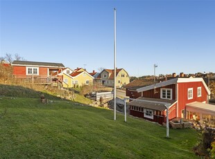 Villa till salu på Fredrikshaldsvägen 1 i Strömstad - Mäklarhuset