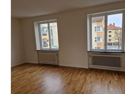 Hyr ett 3-rums lägenhet på 78 m² i Köping