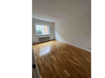 Hyr ett 3-rums lägenhet på 94 m² i Nässjö