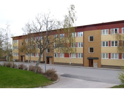 Hyr ett 2-rums lägenhet på 56 m² i Köping