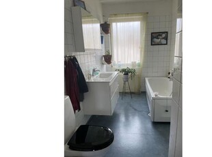 Hyr ett 3-rums hus på 90 m² i Stockholm