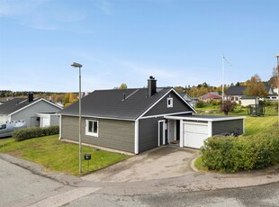 Villa till salu på Stafettvägen 5 i Härnösand - Mäklarhuset