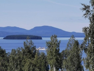 PARHUS MED MÅNGA TILLVAL & TILLBYGGNADER I BRF SJÖBLICK, 2 TERASSER OCH MAGISK UTSIKT ÖVER SILJAN