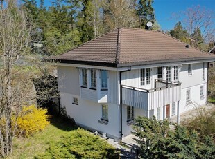 Villa till salu på Vikingshillsvägen 39A i Saltsjö-Boo - Mäklarhuset