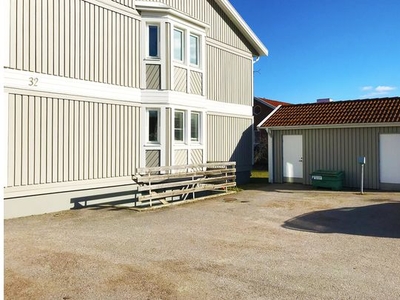 Hyr ett 3-rums lägenhet på 74 m² i Hultsfred