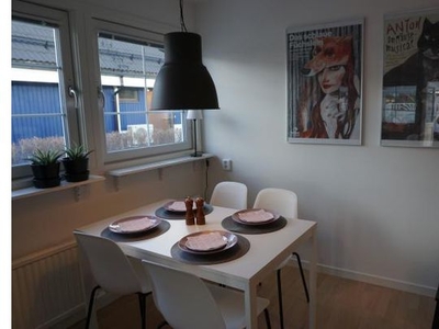 Hyr ett 2-rums hus på 54 m² i Stockholm