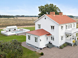 Villa till salu på Falla Gård i Hallsberg - Mäklarhuset