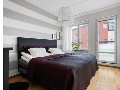 Hyr ett 4-rums lägenhet på 98 m² i Sundbyberg