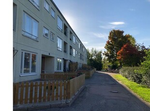 Hyr ett 3-rums lägenhet på 87 m² i Västerås