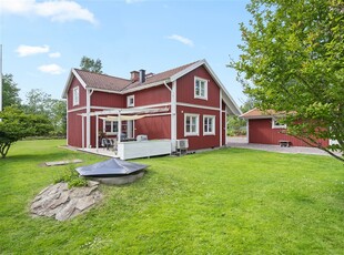 Villa till salu på Skarke Gläntan 1 i Varnhem - Mäklarhuset