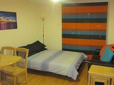 A Room available In shared student apartment from Janaury 2018