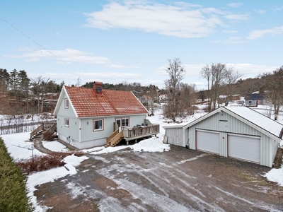 Stor och välplanerad villa med dubbelgarage och uterum!