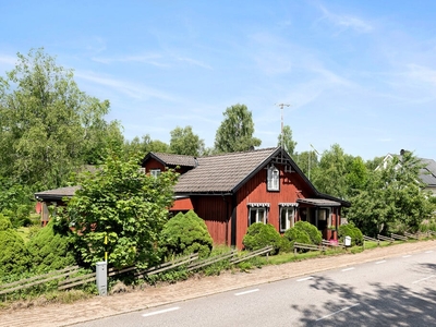 Villa till salu på Trädgårdsvägen 4 i Hyltebruk - Mäklarhuset