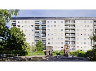 Hyr ett 3-rums lägenhet på 74 m² i Hässelby