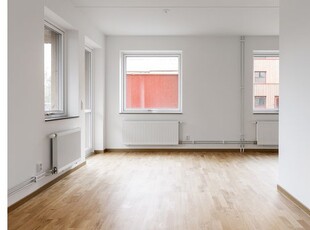 Hyr ett 2-rums lägenhet på 48 m² i Växjö