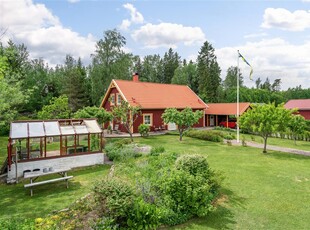 Villa till salu på Rasbokil Örkulla 14 i Uppsala - Mäklarhuset