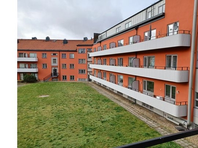 Hyr ett 2-rums lägenhet på 55 m² i Eskilstuna