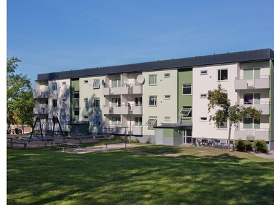 Hyr ett 3-rums lägenhet på 81 m² i Katrineholm