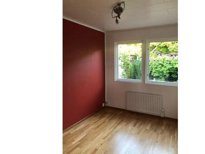 Hyr ett 4-rums lägenhet på 76 m² i Västerås