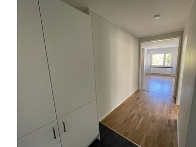 Hyr ett 3-rums lägenhet på 71 m² i Torshälla