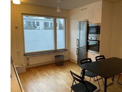 Hyr ett 4-rums lägenhet på 85 m² i Danderyd