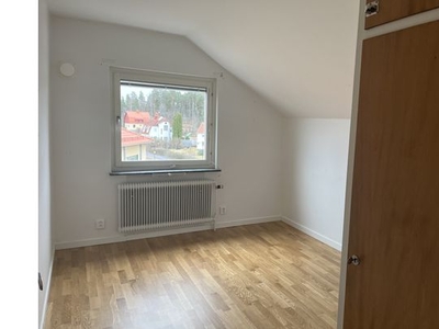 Hyr ett 2-rums lägenhet på 49 m² i Katrineholm