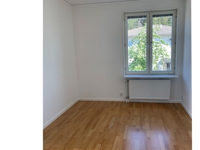 Hyr ett 4-rums hus på 116 m² i Sundbyberg