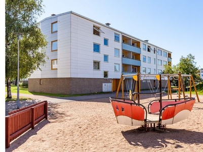 Hyr ett 4-rums lägenhet på 97 m² i Halmstad