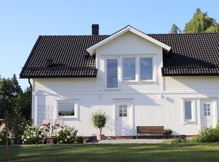 Villa till salu på Härnevi-Rönna 27 i Enköping - Mäklarhuset