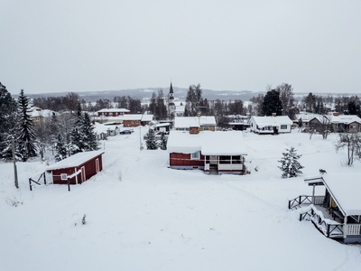 Hus i centrala Särna med gäststuga!