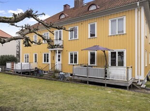 Villa till salu på Aprilvägen 12 i Halmstad - Mäklarhuset