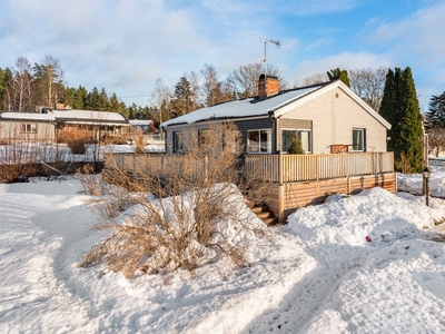 Friliggande villa - Hallstavik Stockholm