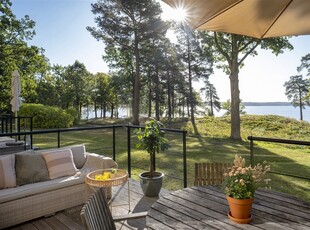 Villa till salu på Kastanjebacken 3 i Vaxholm - Mäklarhuset